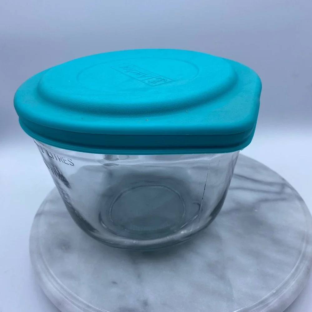 Anchor Hocking 2 Quart Glass Batter Bowl with Teal Silicone Lid Clear 8 Cup 2L